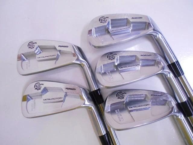 地クラブ　アサヒゴルフ　LFACTORY 鉄　メタルファクトリー