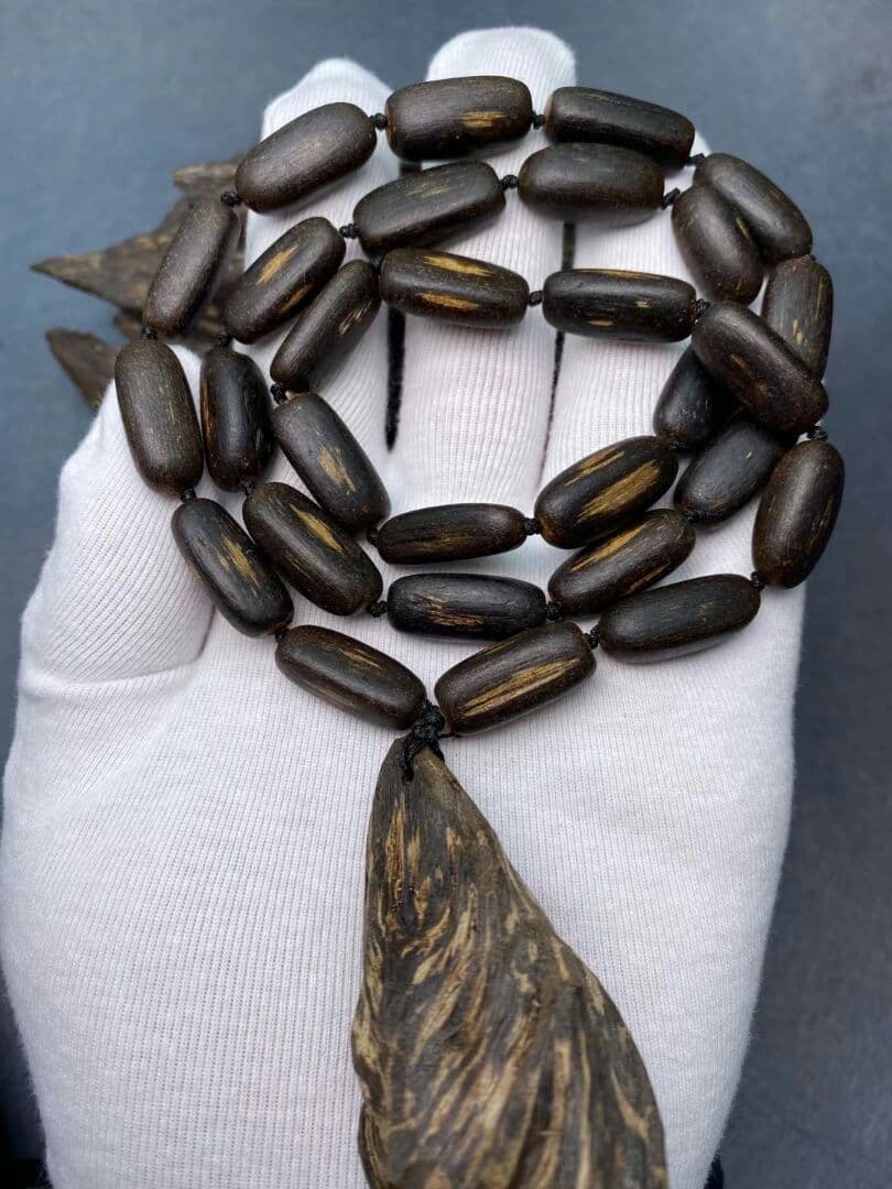 本物保证天然ベトナムじんー沈香ネックレス 芽荘むし虫もれ漏れ(収蔵ひん品)