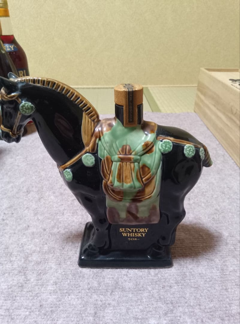 ★ サントリー ウイスキー ローヤル 〈午歳〉 干支ボトル