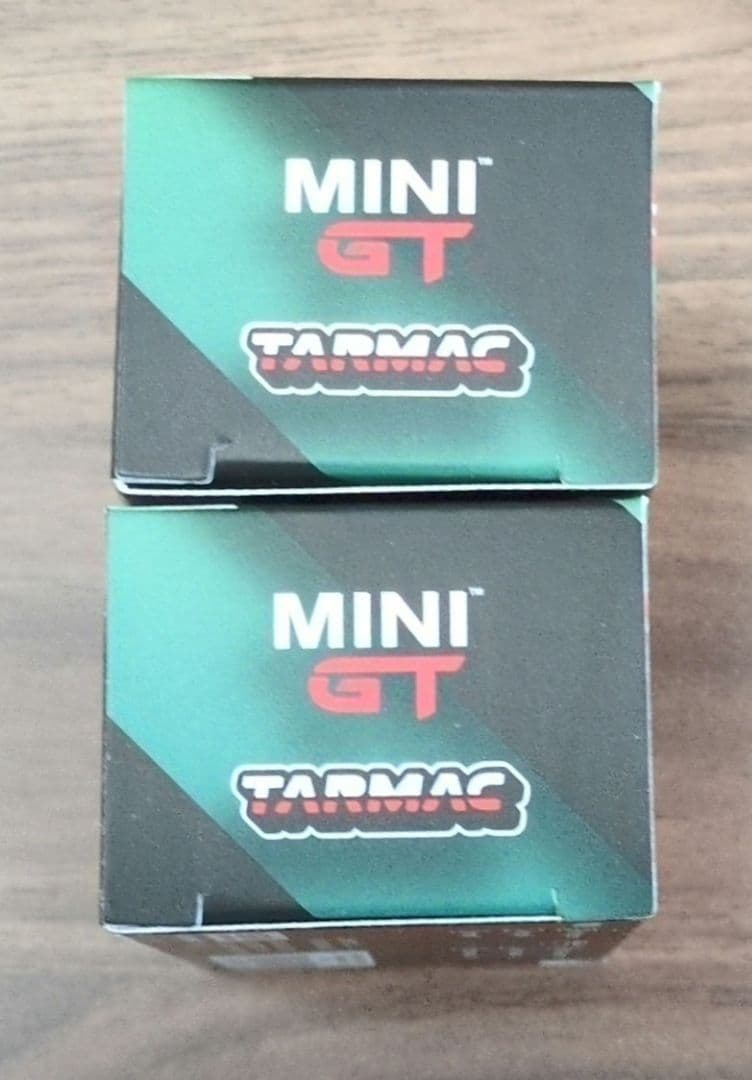 MINI GT LB★WORKS Nissan GT-R マジックグリーン