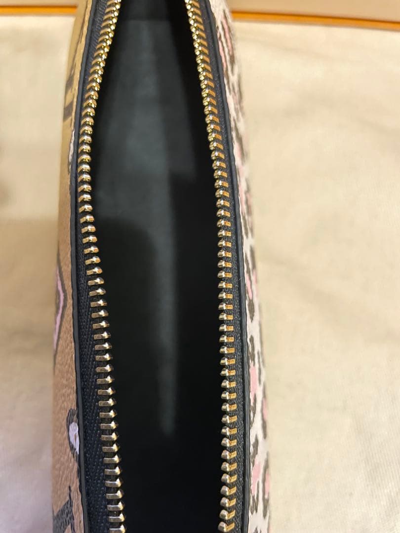 OK 未使用品Louis Vuitton ペンケース　モノグラム ヒョウ柄