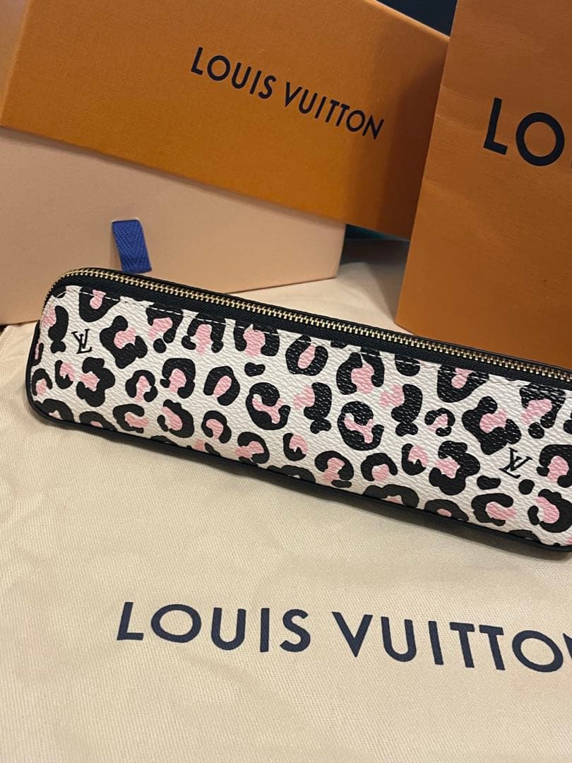 OK 未使用品Louis Vuitton ペンケース　モノグラム ヒョウ柄