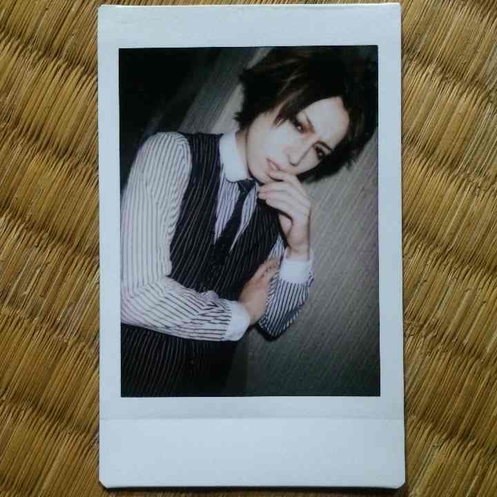 ν[NEU] サイン入りチェキ