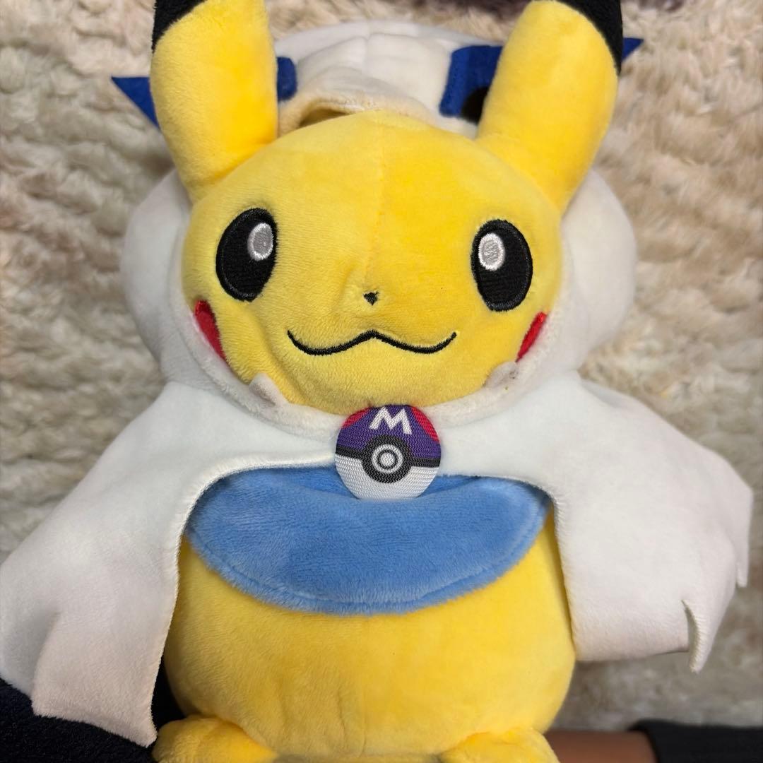 ピカチュウ ぬいぐるみ 白いマント