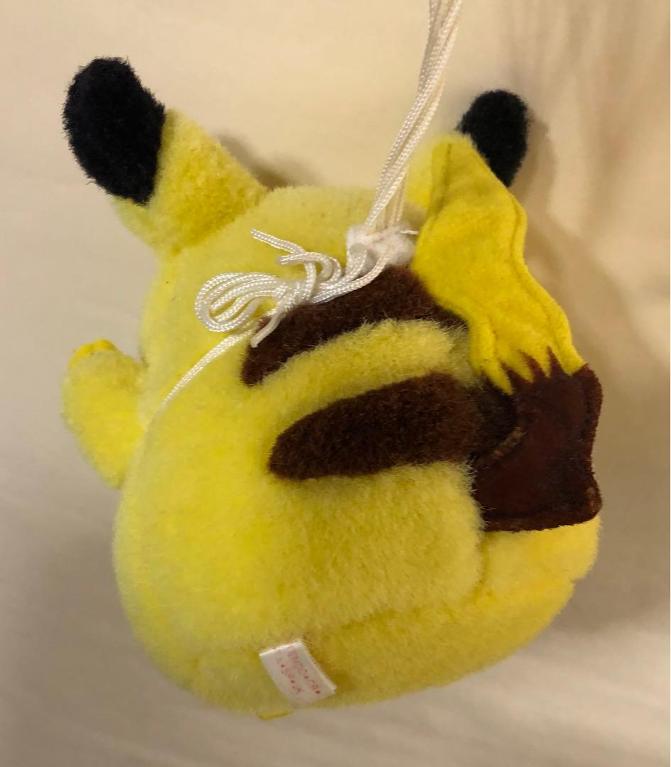 そらとぶピカチュウ　初期のぬいぐるみ TOMY