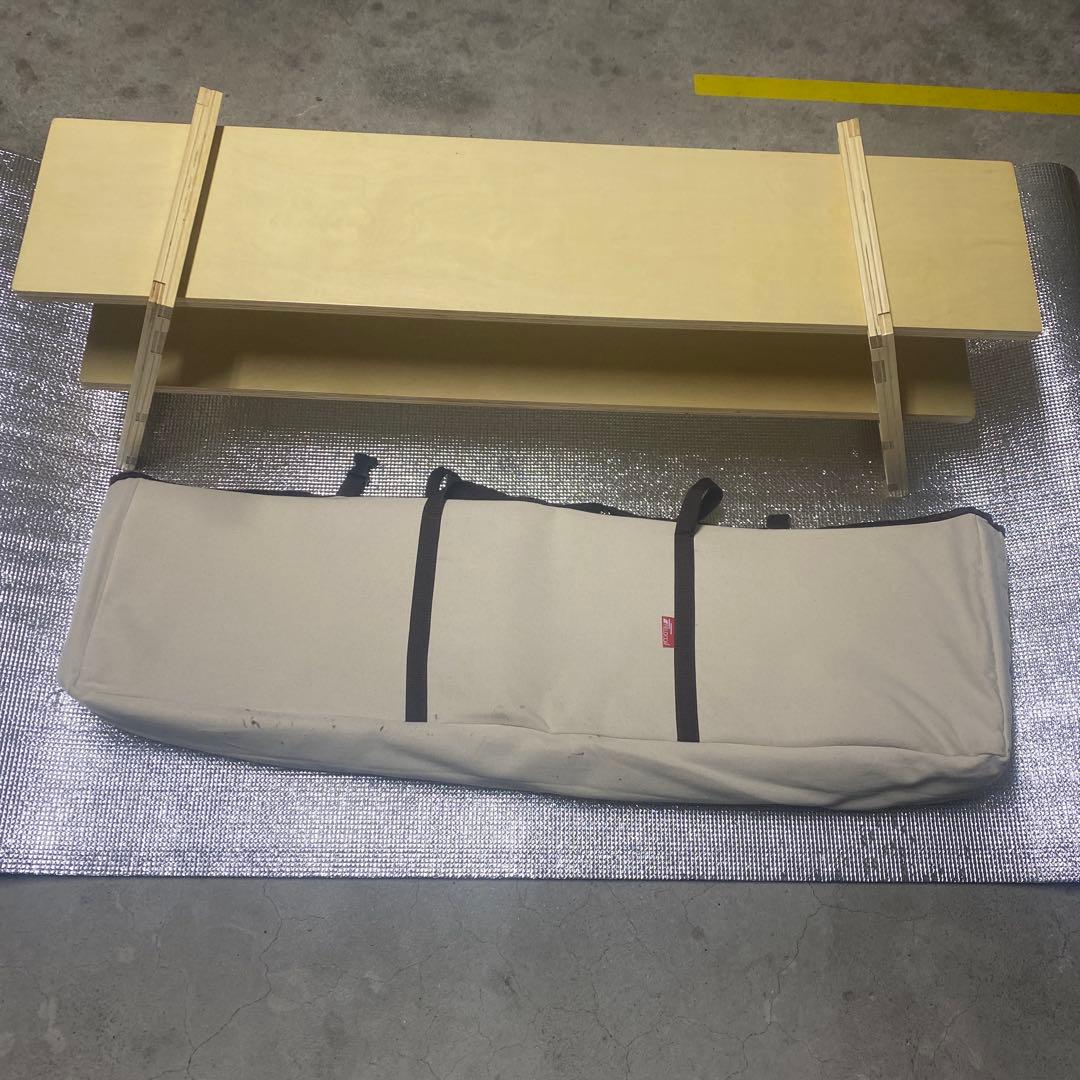 折りたたみ木製アウトドアテーブル