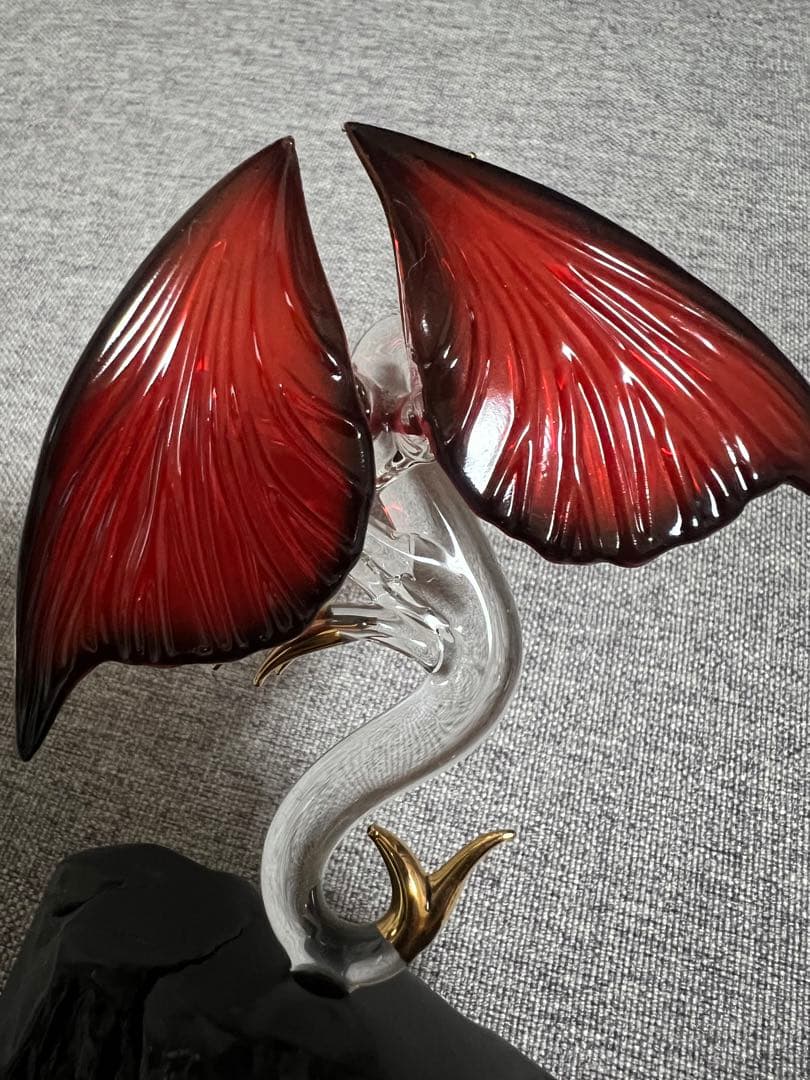 ディズニーランド　ガラス細工　シンデレラ城　ドラゴン