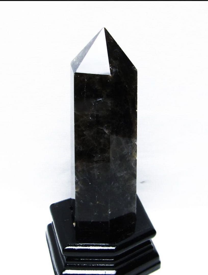 超希少　純天然黒水晶　モリオン鉱石六角柱　台座付き