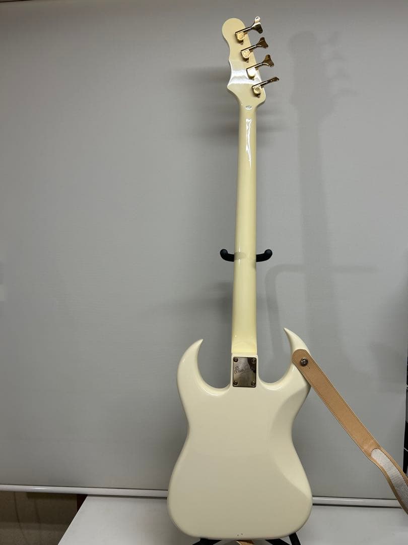 Burns London Bison Bass White エレキベース 廃盤