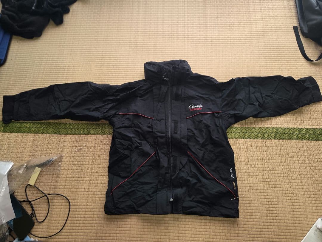 がまかつレインウェアセット ジャケットとパンツ ゴアテックス Lサイズです。