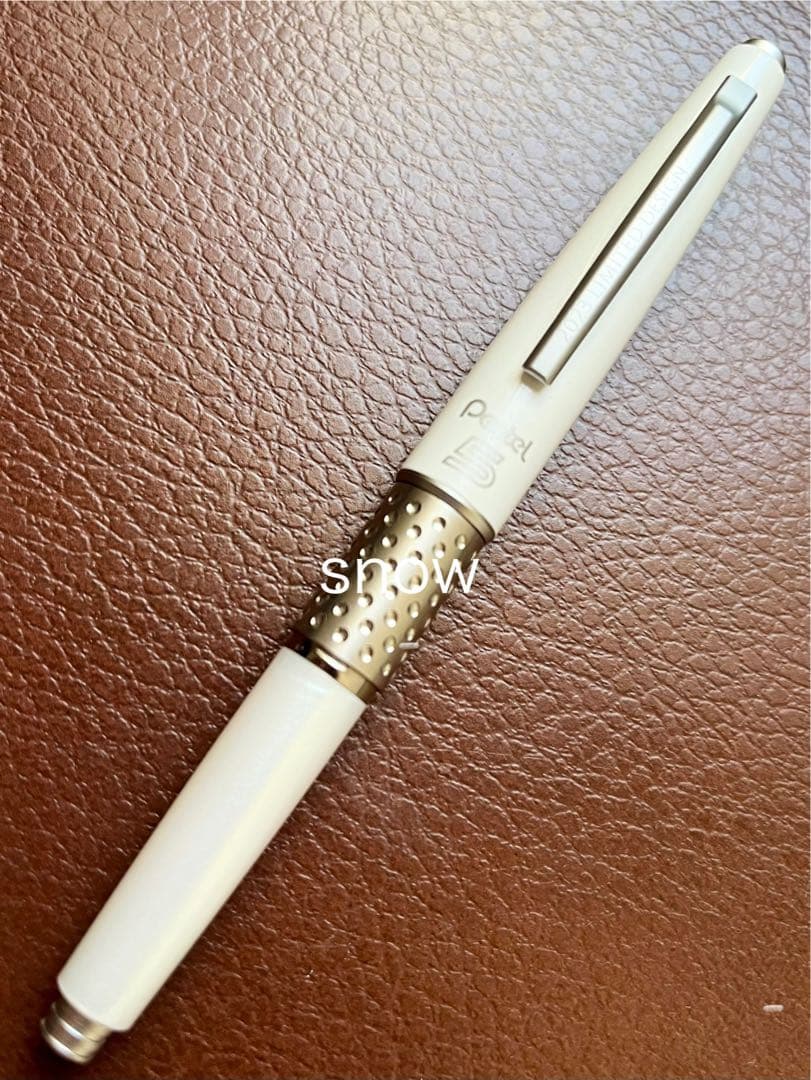 ケリー 韓国限定 オールホワイト カスタムグリップ ぺんてる シャープペンシル