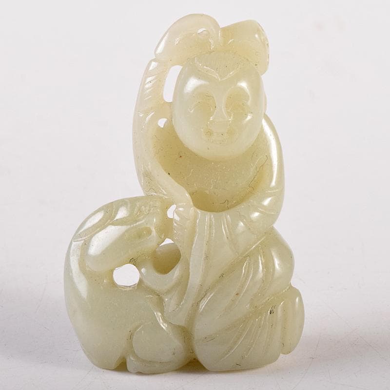 中国　玉石彫刻　天女　根付　紙鎮　置物　C　8063E