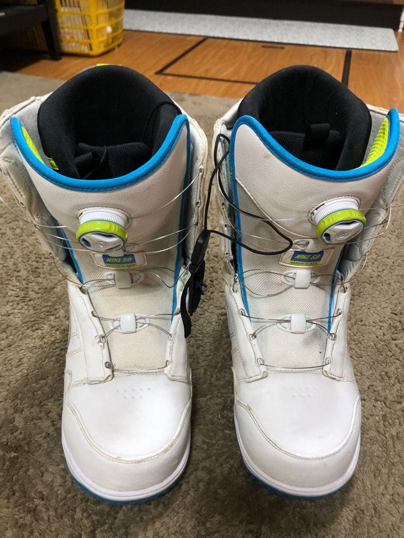 Nike スノーボードブーツ ホワイト/グリーン/ブルー　27センチ　ダイヤル式