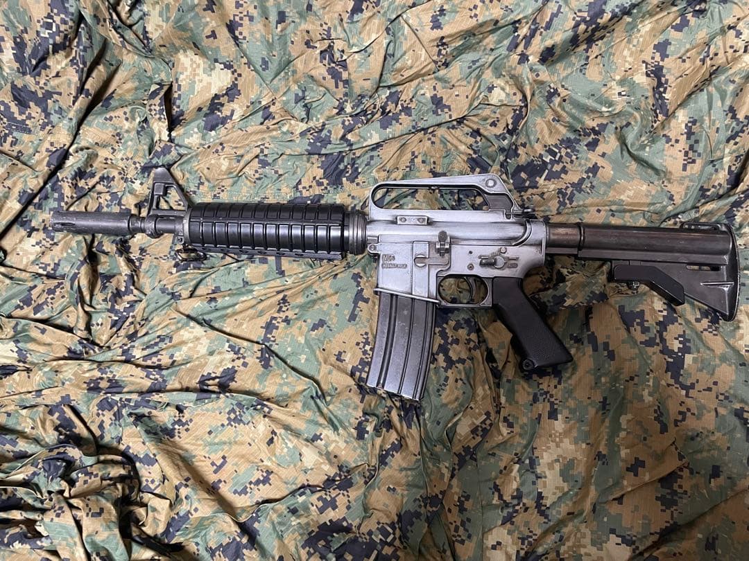 MGC XM177 モデルガン　金属　本体とマガジンのみ