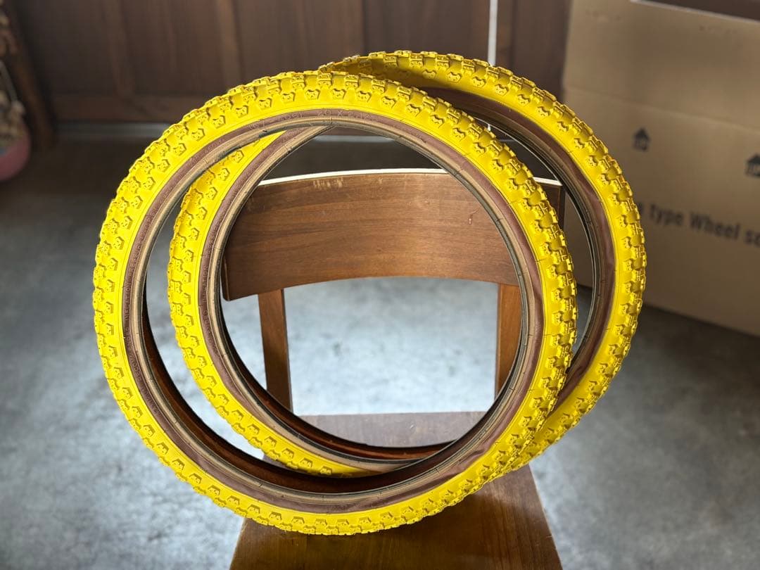 old bmx タイヤ comp3 20×2.125