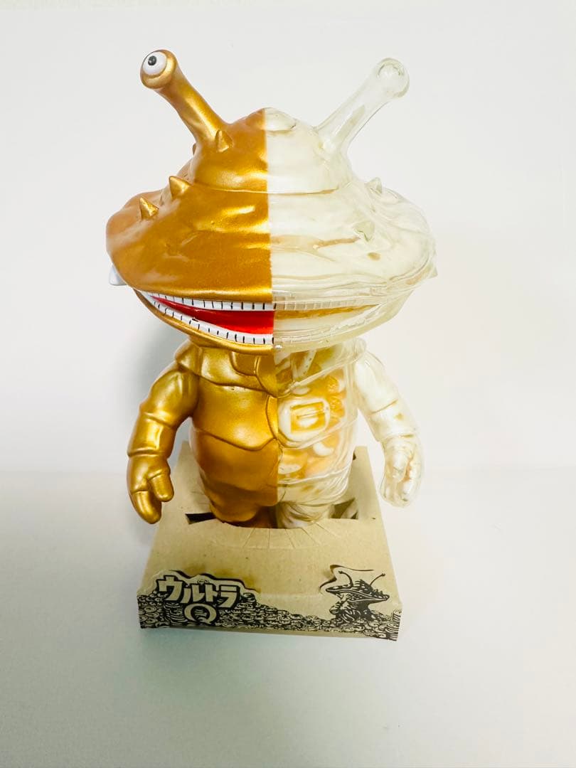 SECRETBASE 円谷プロ X-RAY カネゴン(クリア成型/骨/ゴールド)