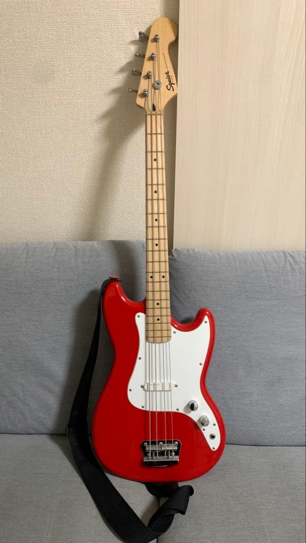 スクワイヤー　Squire Bronco Bass ショートスケールベース