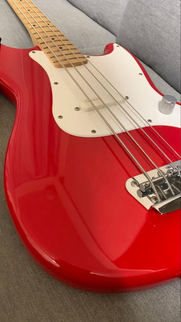 スクワイヤー　Squire Bronco Bass ショートスケールベース