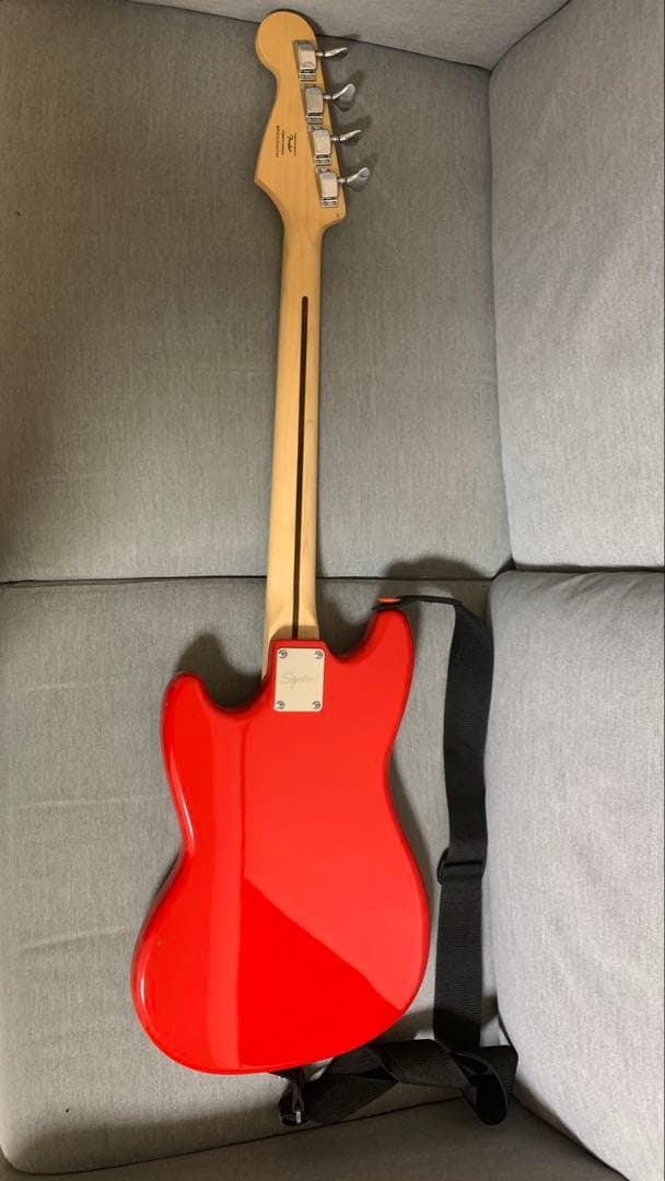 スクワイヤー　Squire Bronco Bass ショートスケールベース