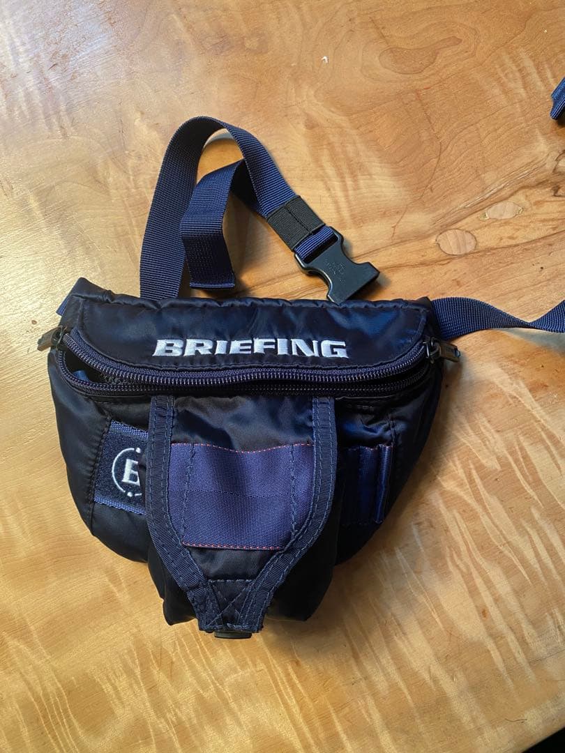 BRIEFING ゴルフ　ラウンドポーチ