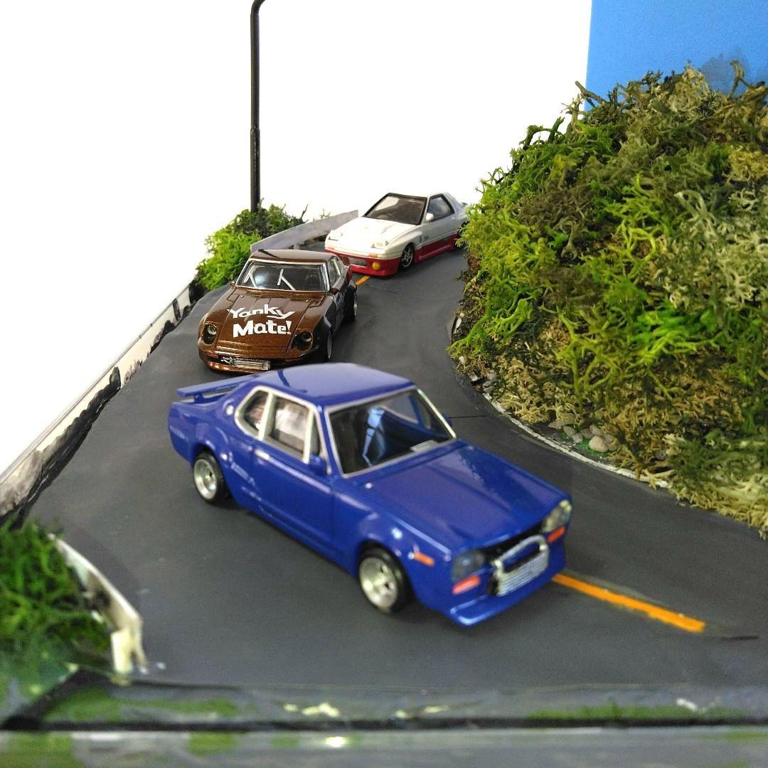 シャコタンブギ　1/64ハコスカ　30Z RX－7　ミニカー3台 ヨコ波ジオラマ