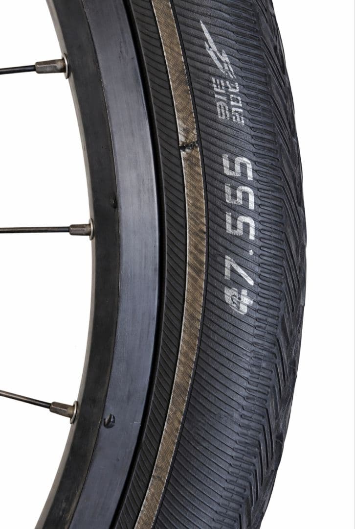 26インチ前後完組ホイール タイヤ、チューブ、ディスク前後、スプロケ付き。