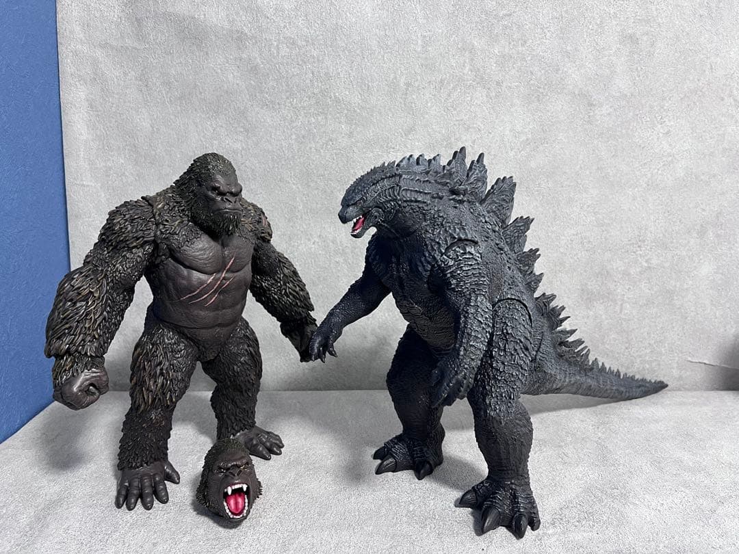 マクファーレントイズ　DCマルチバース　ゴジラ vs コング