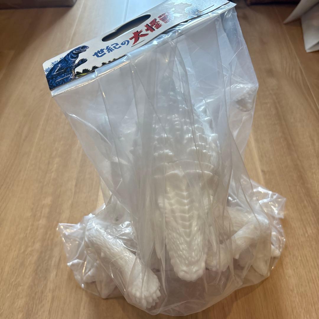 マルサン　世紀の大怪獣　ビオランテ成獣　白ソフビフィギュア　高さ約30cm未開封