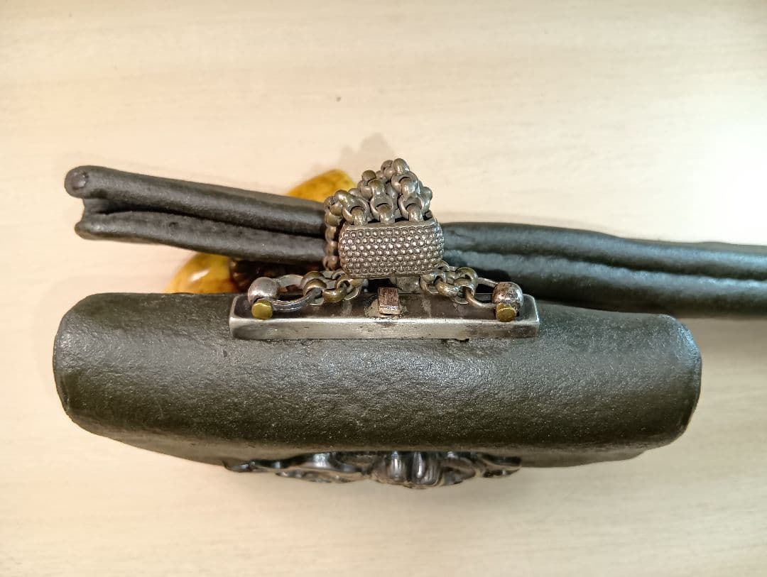 煙管入れ　龍前金具　極上美品金工梅金具根付