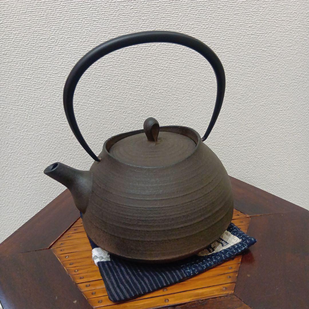 壱鋳堂 鉄瓶 1L 日本製 岩手の南部鉄器 刷毛目 さび茶仕上げ IH調理器対応