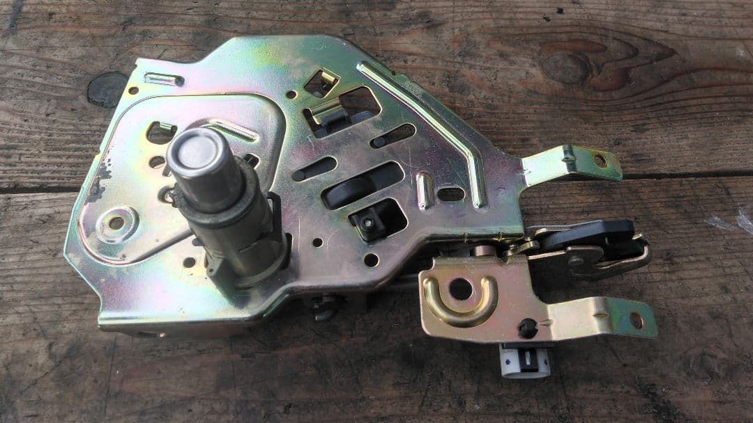 エスカレード　03 バルブ　アクチュエーター　6.0L