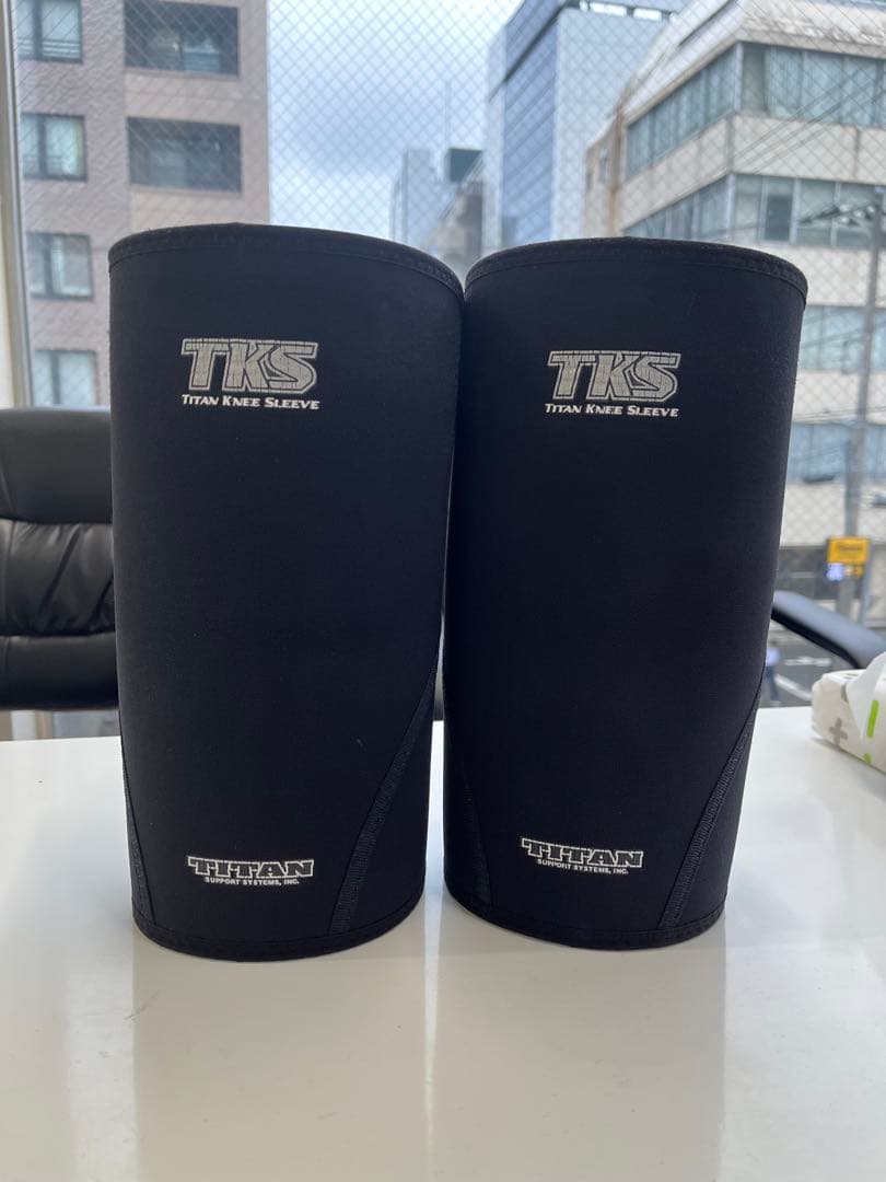 TITAN TKS ニースリーブ　XLサイズ