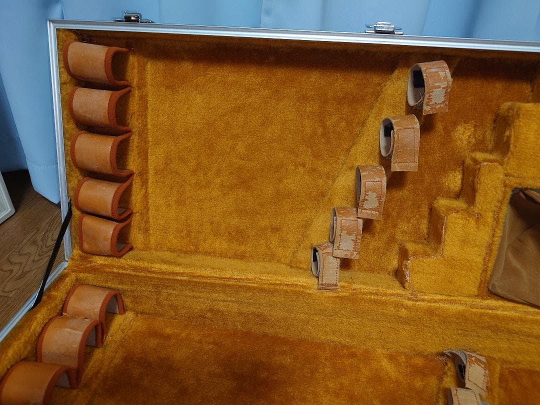 尺八ケース　アルミ製ハードケースです。