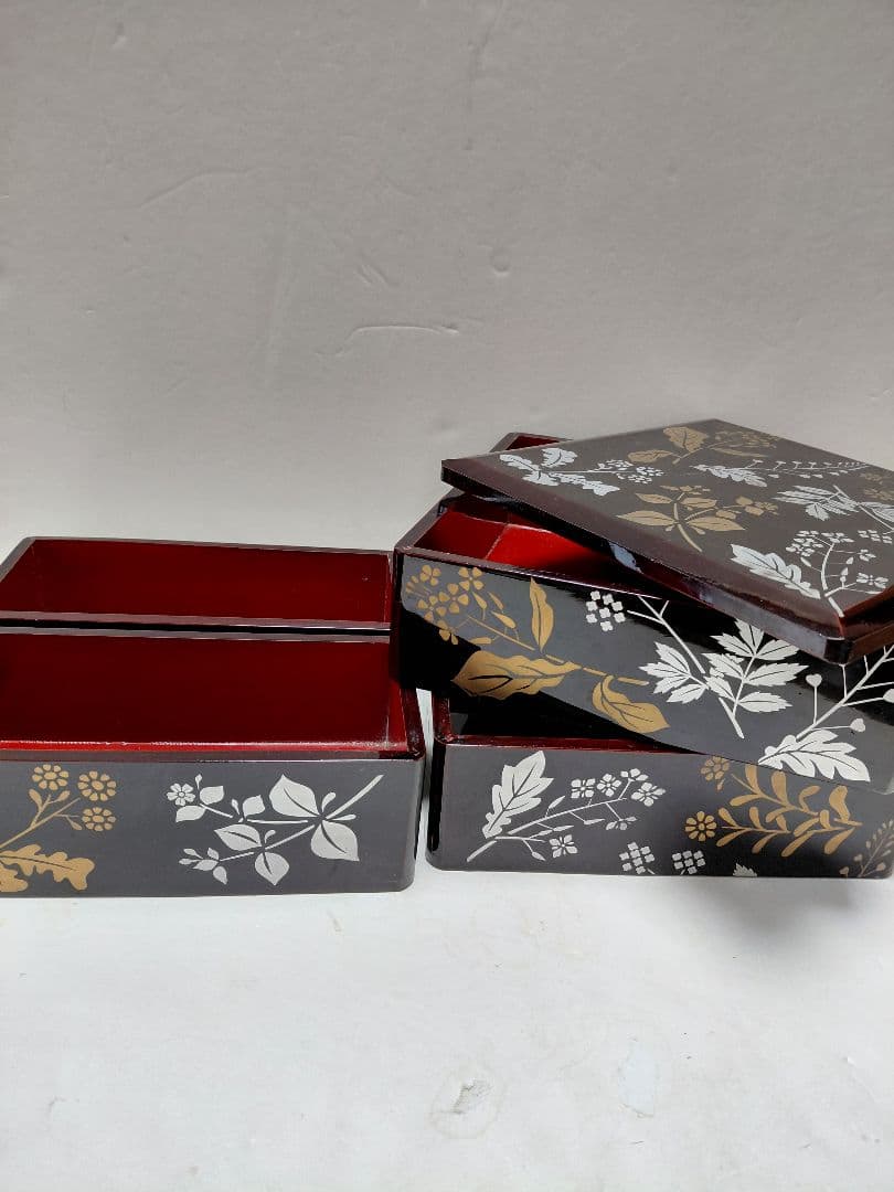 古い三段重箱　木製