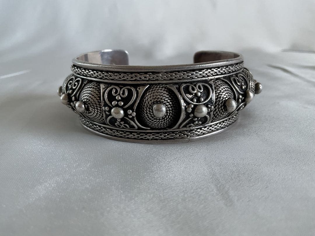 ☆ヴィンテージ！シャムシルバー「銀細工バングル」
