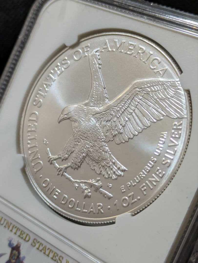 【超激レア！！米国造幣局史上初！】国内未流通の特別なアメリカンシルバーイーグル