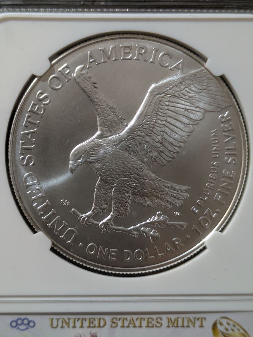 【超激レア！！米国造幣局史上初！】国内未流通の特別なアメリカンシルバーイーグル