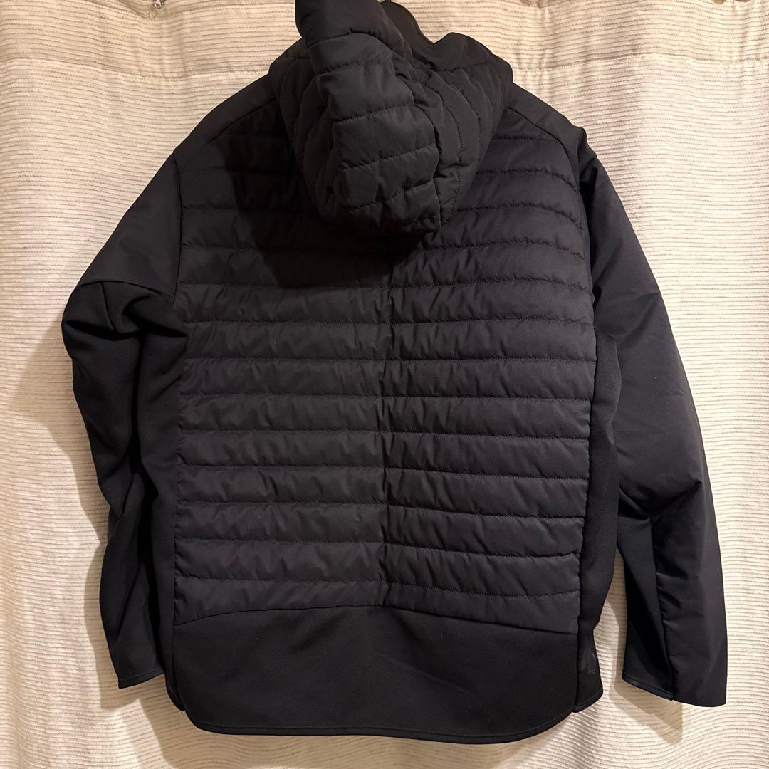 デサント　黒 フード付き ダウンジャケット