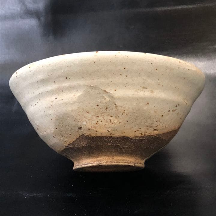 究極の古美術◼️蔵からかなり高そうな古い抹茶茶碗が出て来ました、高麗茶碗？