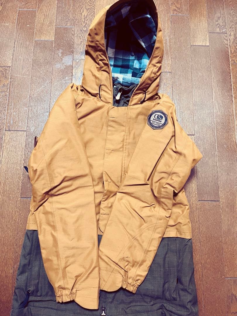 BONFIRE スノーボードウェア