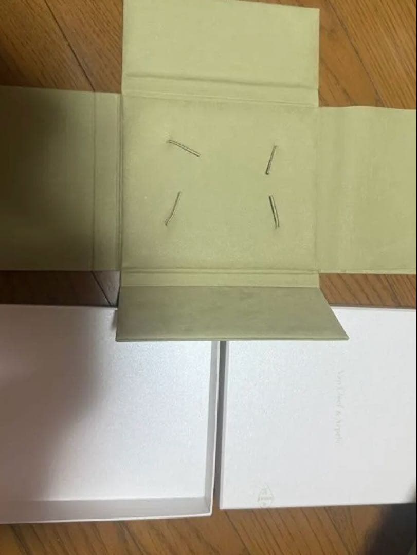 極美品Van Cleef & Arpels 箱 box