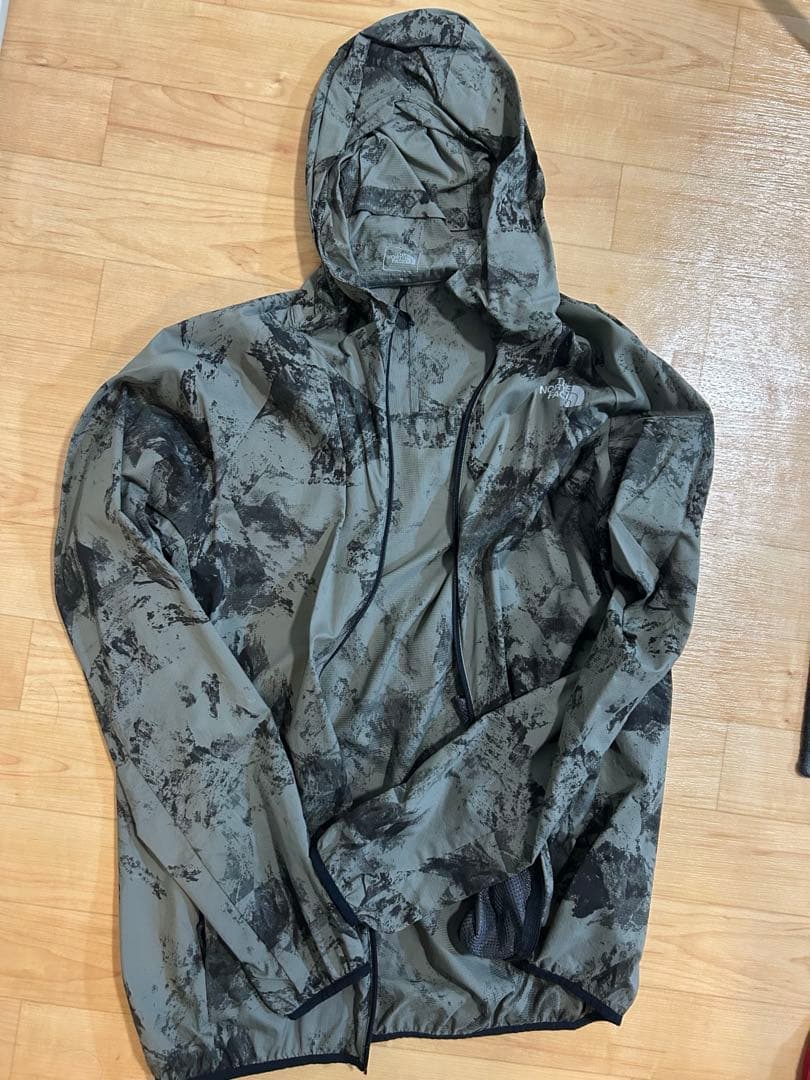 ザノースフェイス　ジップアップパーカー