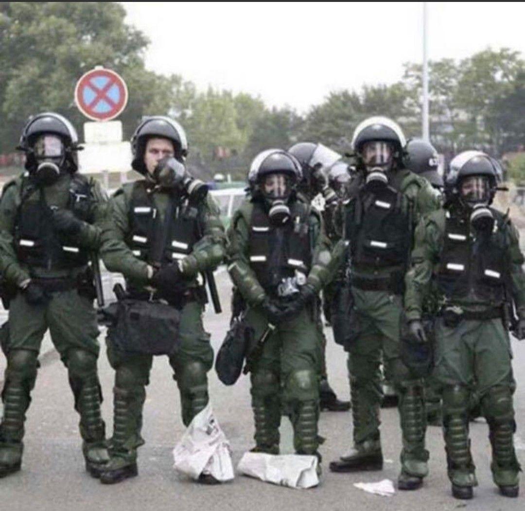 ★入手困難 ロシア軍 NBCR 特殊部隊用 本物 防塵防毒 ガスマスク 未使用