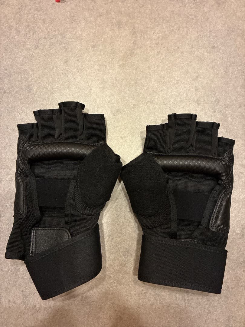 バーネススタイル　グローブ　シューズ