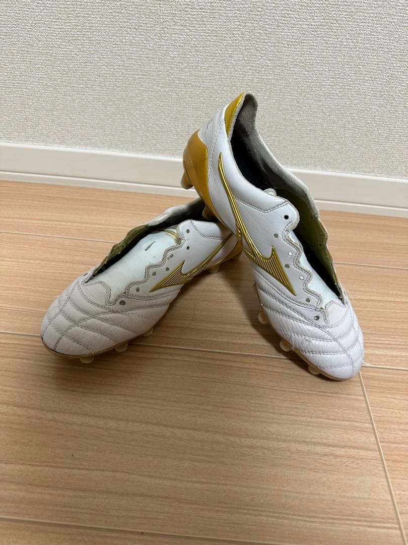 ミズノ モレリアNEO2 限定モデル 白×金