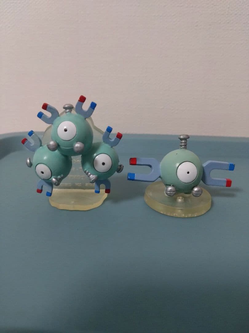 ピンクの猫 ポケモンフィギュア　モンコレ コイル　レアコイル