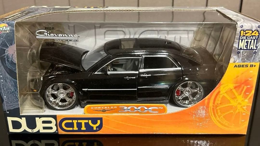 DUB CITY Chrysler 300C ミニカー 1:24