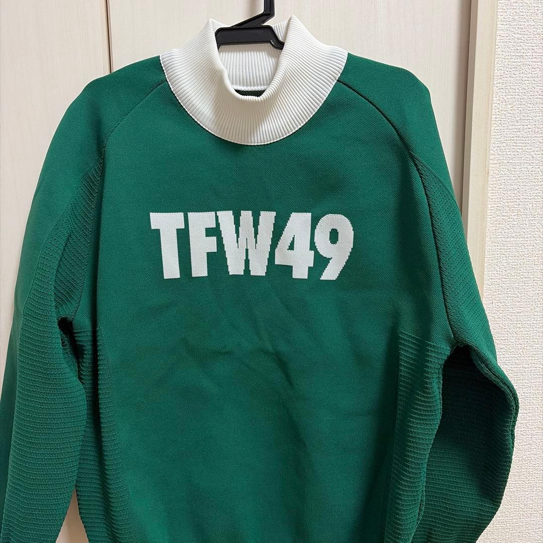 TFW49 緑色 ハイネックニットセーター