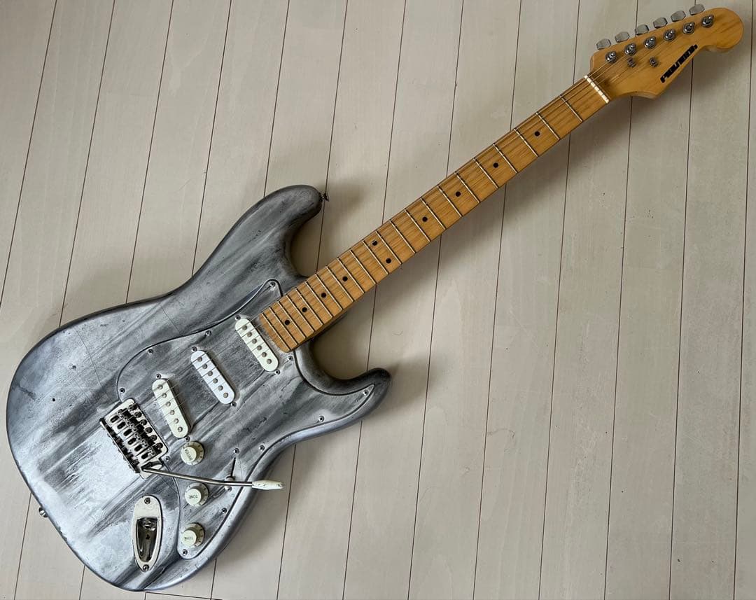 激シブ　playtech ストラト ストラトキャスタータイプ エレキギター