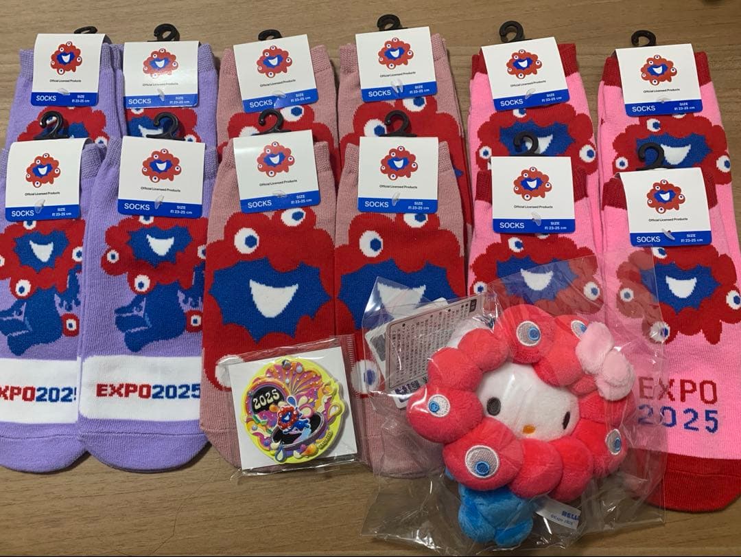 ミャクミャク　靴下　キティーちゃん　マグネット　大屋根リング